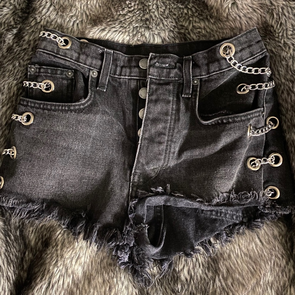 LF Carmar Chain Side Shorts